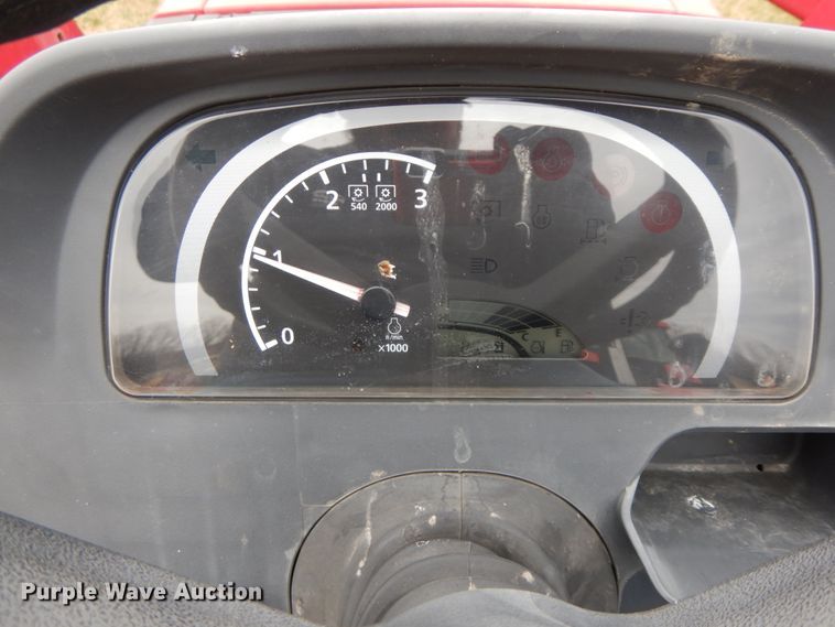 image for item IX9348 2016 Mahindra 1533  MFWD tractor