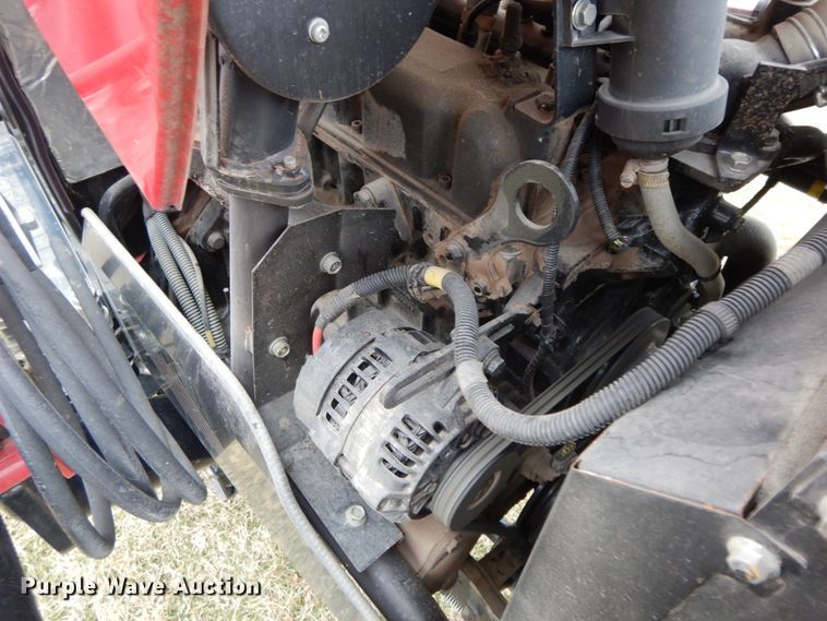 image for item IX9348 2016 Mahindra 1533  MFWD tractor