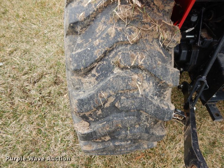 image for item IX9348 2016 Mahindra 1533  MFWD tractor