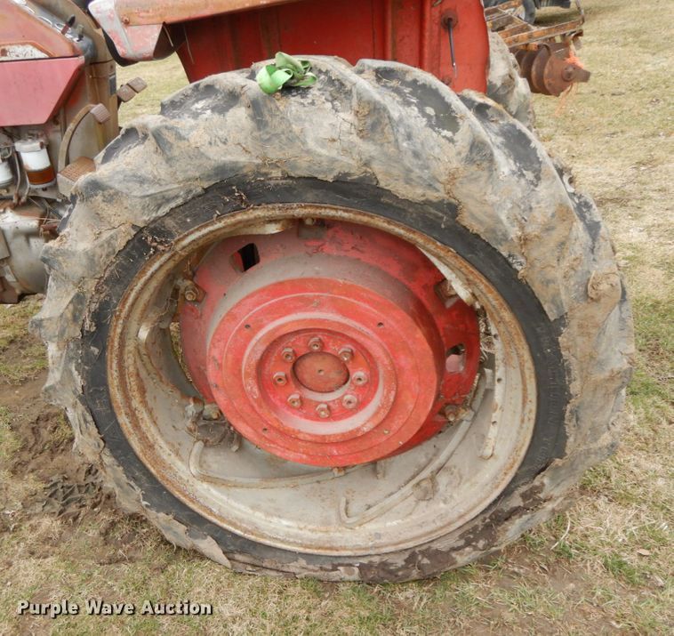 image for item IX9349 Massey Ferguson 180  tractor