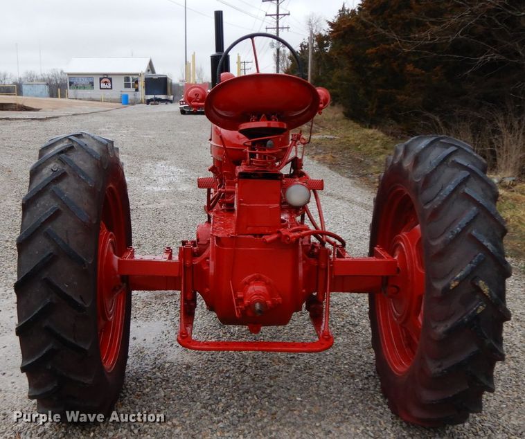 image for item IX9355 International Super M  tractor
