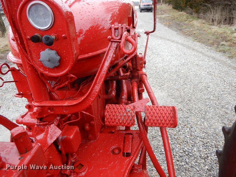 image for item IX9355 International Super M  tractor