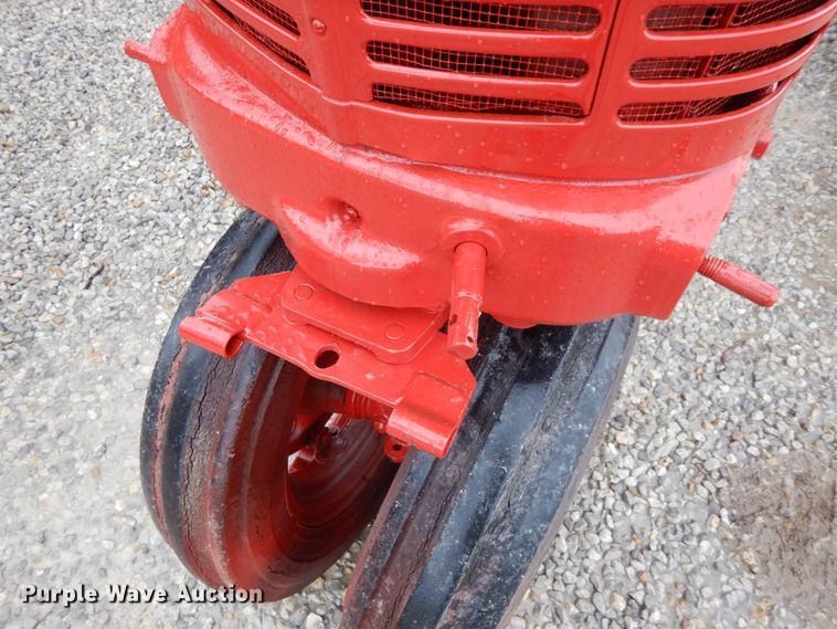 image for item IX9355 International Super M  tractor