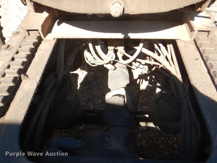 image for item DH5458 2000 Volvo VNM  semi truck