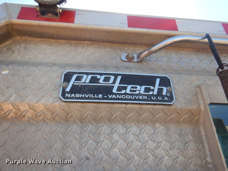 image for item DH5458 2000 Volvo VNM  semi truck