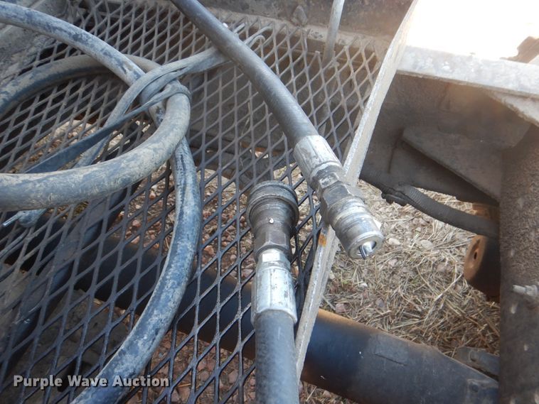 image for item DH5458 2000 Volvo VNM  semi truck