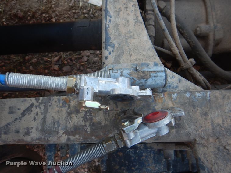 image for item DH5458 2000 Volvo VNM  semi truck