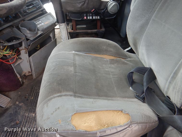 image for item DH5464 2000 Freightliner Century Classic  semi truck