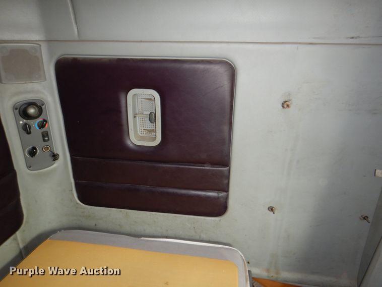 image for item DH5464 2000 Freightliner Century Classic  semi truck