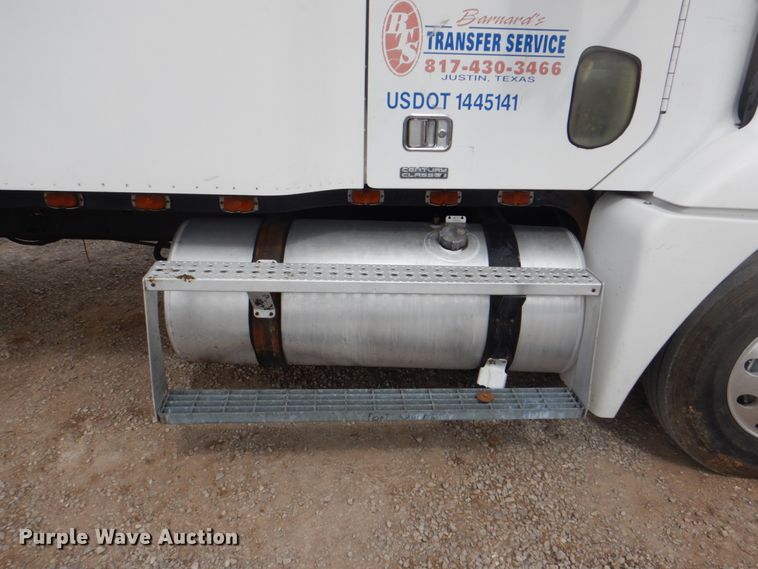 image for item DH5464 2000 Freightliner Century Classic  semi truck