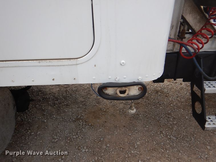 image for item DH5464 2000 Freightliner Century Classic  semi truck