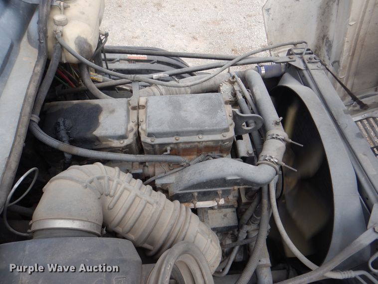 image for item DH5464 2000 Freightliner Century Classic  semi truck