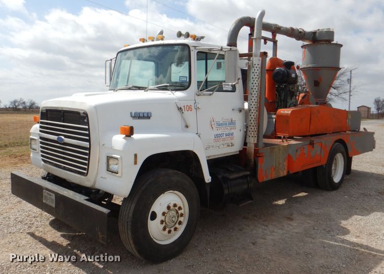 image for item DH5465 1987 Ford L8000  grain vacuum truck