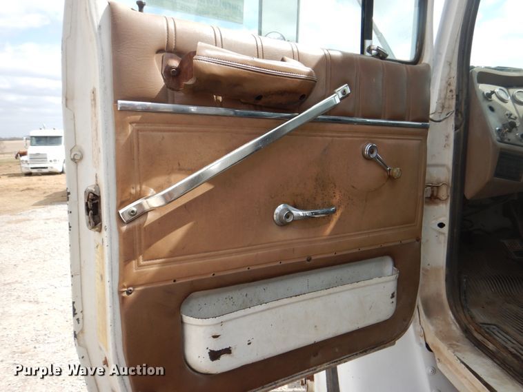 image for item DH5465 1987 Ford L8000  grain vacuum truck