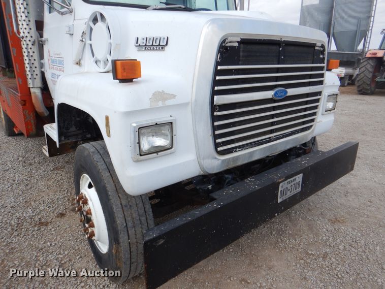 image for item DH5465 1987 Ford L8000  grain vacuum truck