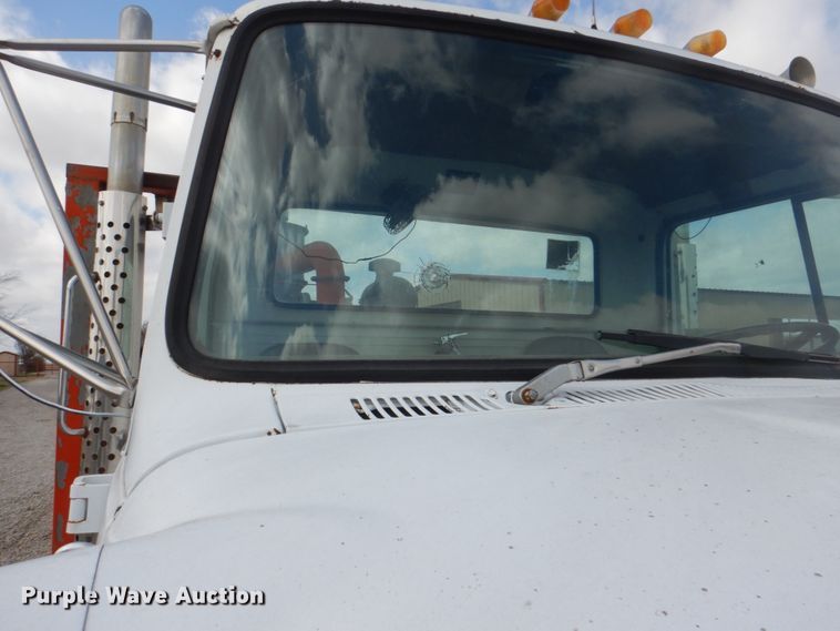 image for item DH5465 1987 Ford L8000  grain vacuum truck