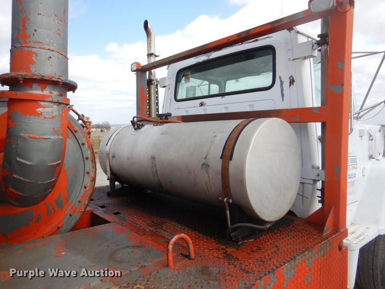 image for item DH5465 1987 Ford L8000  grain vacuum truck