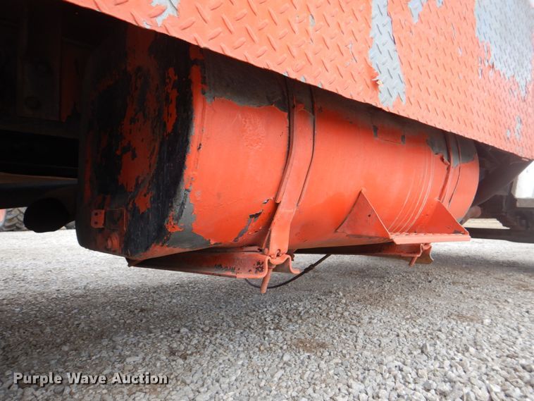 image for item DH5465 1987 Ford L8000  grain vacuum truck