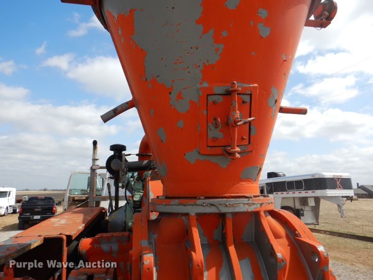 image for item DH5465 1987 Ford L8000  grain vacuum truck