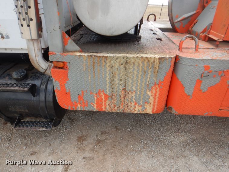 image for item DH5465 1987 Ford L8000  grain vacuum truck