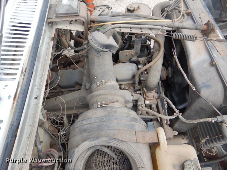 image for item DH5465 1987 Ford L8000  grain vacuum truck