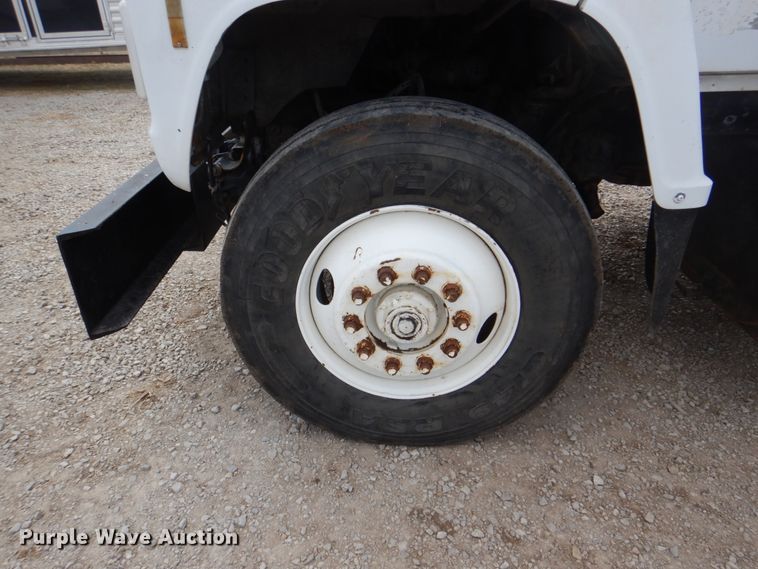 image for item DH5465 1987 Ford L8000  grain vacuum truck