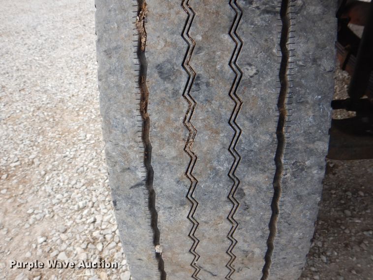 image for item DH5465 1987 Ford L8000  grain vacuum truck