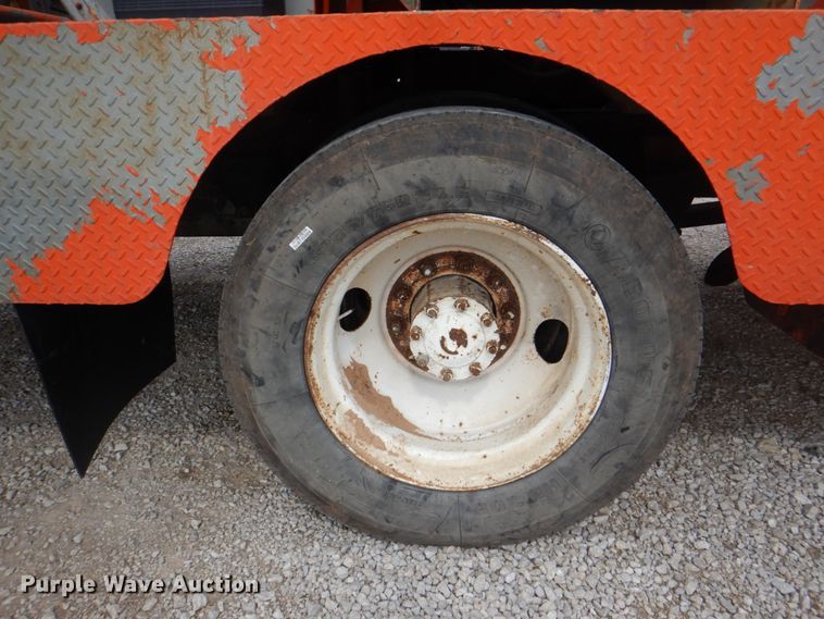 image for item DH5465 1987 Ford L8000  grain vacuum truck