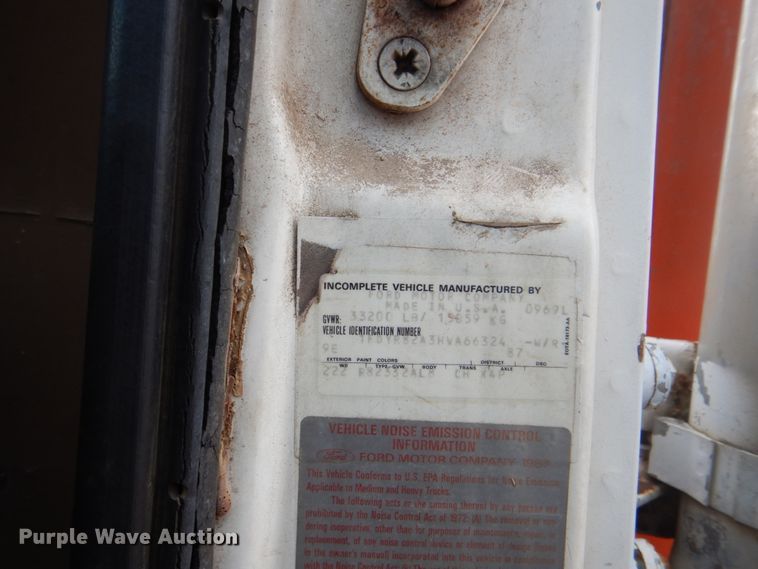 image for item DH5465 1987 Ford L8000  grain vacuum truck