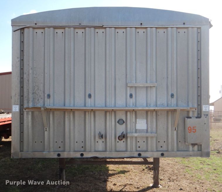 image for item DH5470 1984 Wilson AGH-700  grain trailer