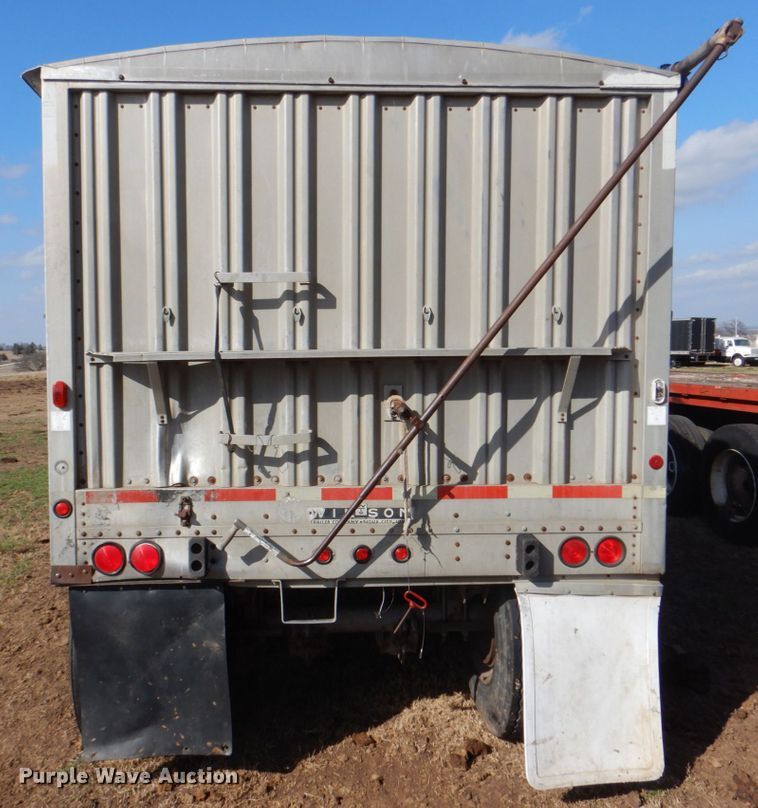 image for item DH5470 1984 Wilson AGH-700  grain trailer