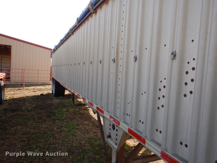 image for item DH5470 1984 Wilson AGH-700  grain trailer