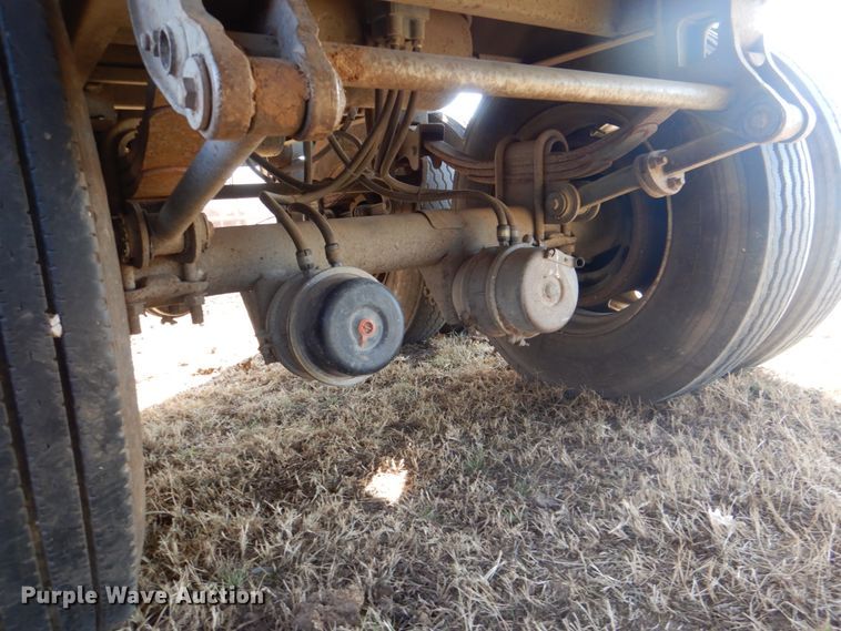 image for item DH5470 1984 Wilson AGH-700  grain trailer