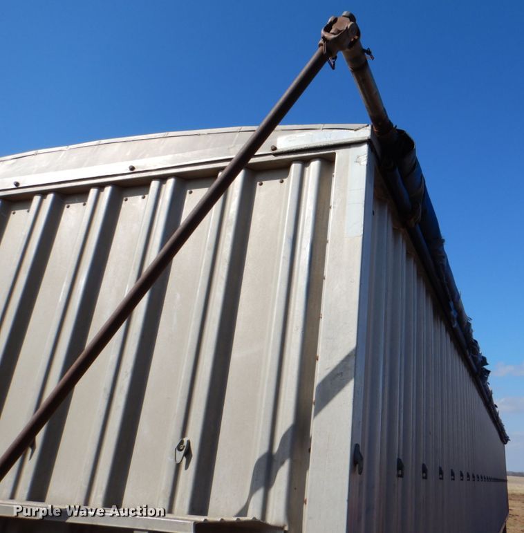 image for item DH5470 1984 Wilson AGH-700  grain trailer