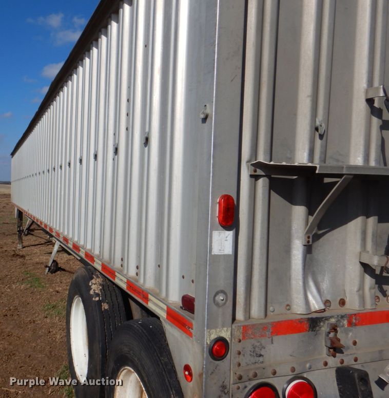 image for item DH5470 1984 Wilson AGH-700  grain trailer