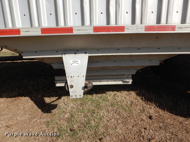 image for item DH5470 1984 Wilson AGH-700  grain trailer