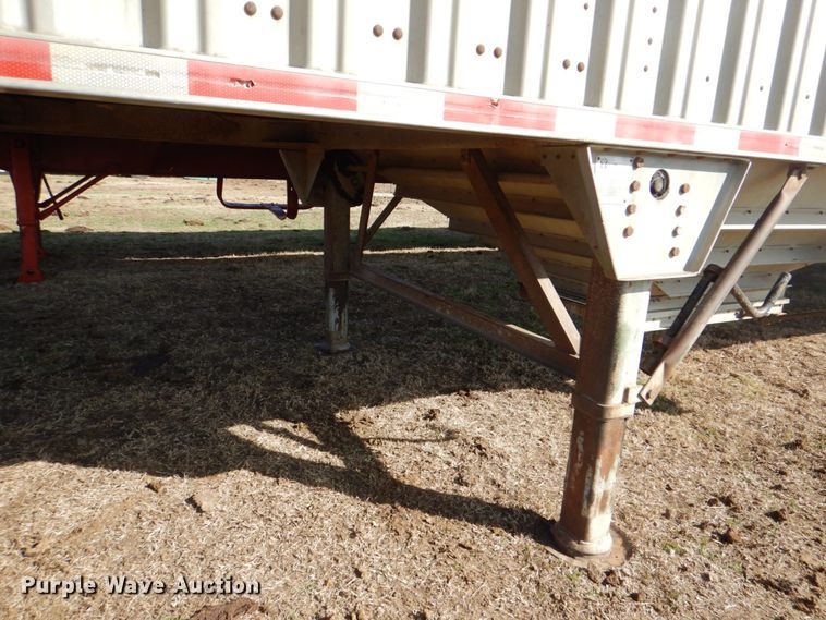 image for item DH5470 1984 Wilson AGH-700  grain trailer
