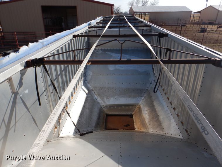 image for item DH5470 1984 Wilson AGH-700  grain trailer