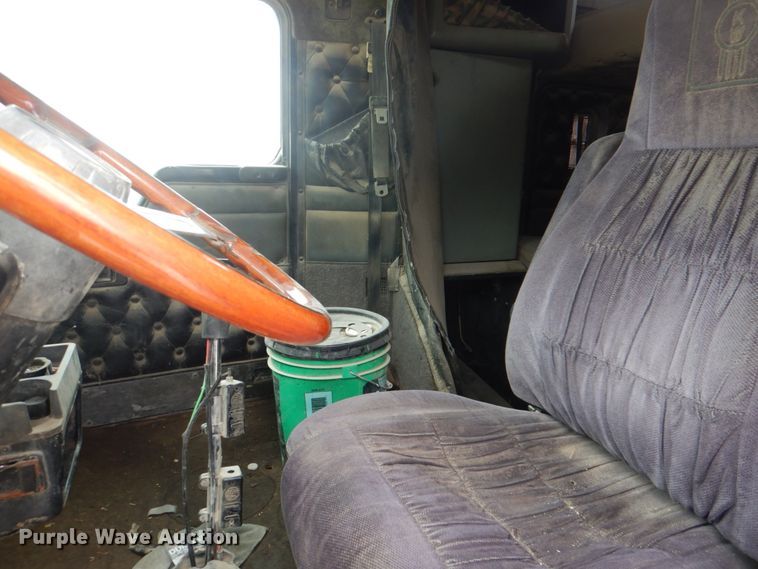 image for item DH5476 1996 Kenworth W900L  semi truck