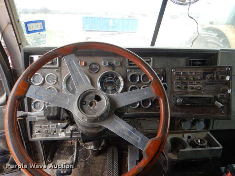 image for item DH5476 1996 Kenworth W900L  semi truck