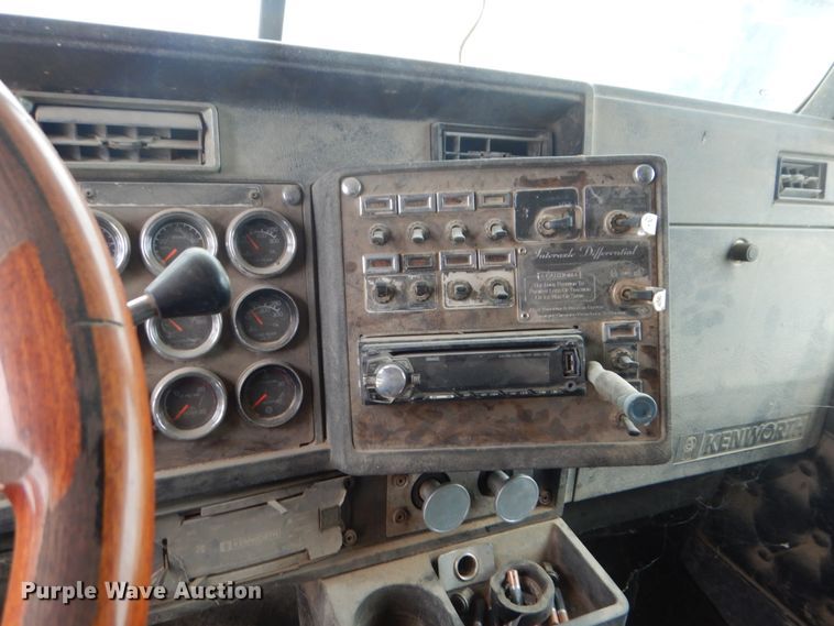 image for item DH5476 1996 Kenworth W900L  semi truck