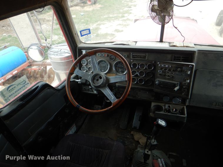 image for item DH5476 1996 Kenworth W900L  semi truck