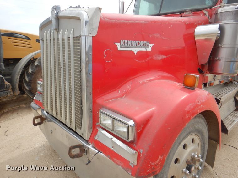 image for item DH5476 1996 Kenworth W900L  semi truck