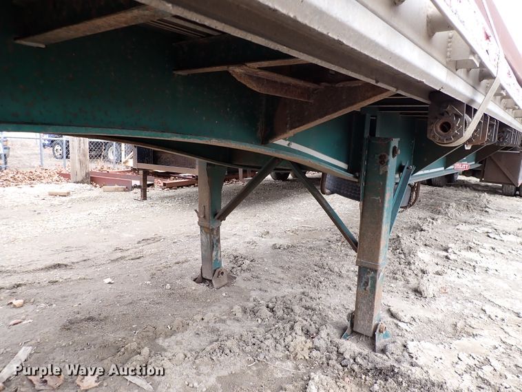 image for item DJ0078 1991 Utility FS2CHAE287 flatbed trailer