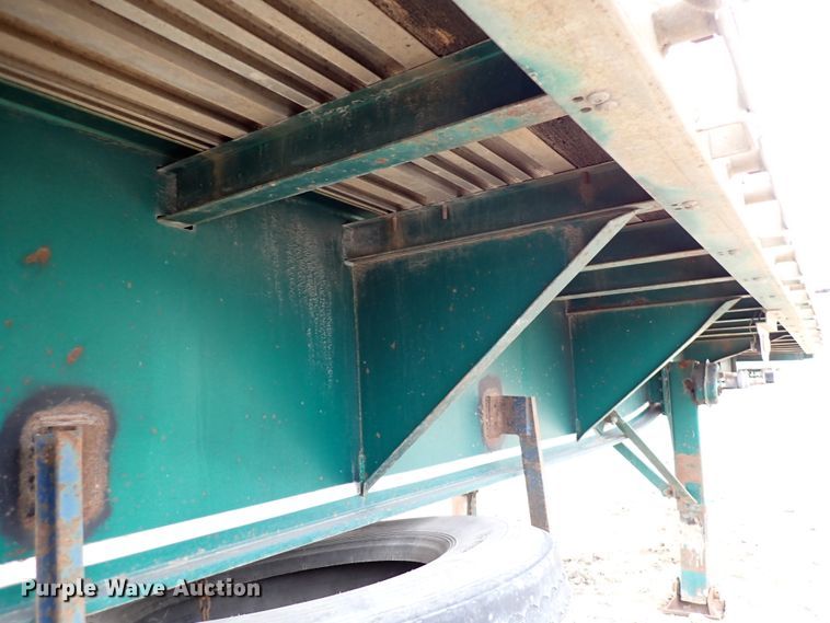 image for item DJ0078 1991 Utility FS2CHAE287 flatbed trailer