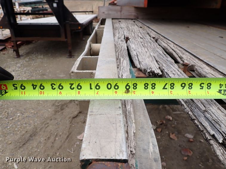 image for item DJ0078 1991 Utility FS2CHAE287 flatbed trailer