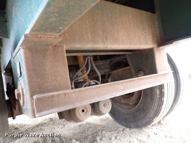 image for item DJ0078 1991 Utility FS2CHAE287 flatbed trailer