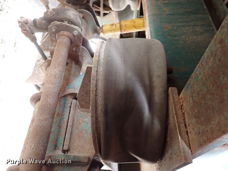 image for item DJ0078 1991 Utility FS2CHAE287 flatbed trailer