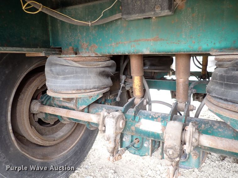 image for item DJ0078 1991 Utility FS2CHAE287 flatbed trailer