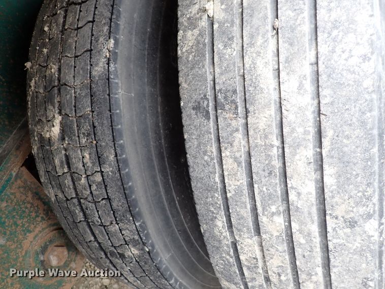 image for item DJ0078 1991 Utility FS2CHAE287 flatbed trailer